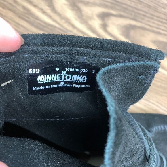 Minnetonka Women's 9  Moccasin Boot Double Fringe Lace-up Suede Tramper BoHo - Picture 9 of 11